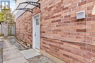 Building Photo - 2292 Chapman Ct