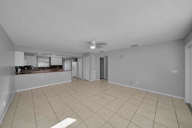 Building Photo - Unit 2 @1407 SE 24th Ave