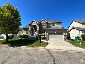 Building Photo - 1021 E Wyndom Way