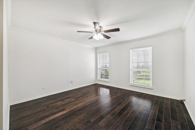 Foto del edificio - 353 N Post Oak Ln
