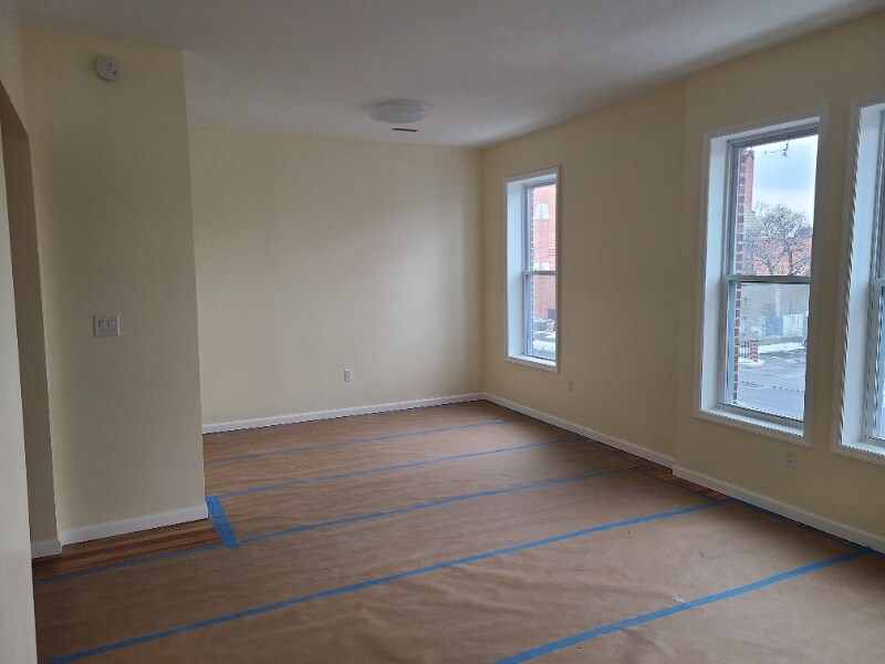 Foto principal - 181 Central Ave