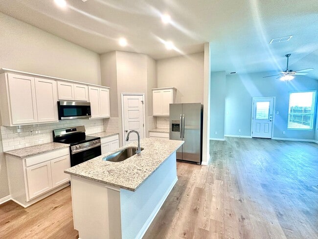 Foto del edificio - 383 Cross Barn Blvd