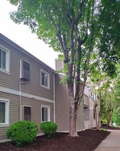 Building Photo - 600 Reusens Rd