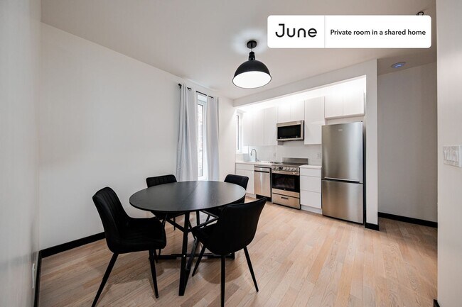 Foto del edificio - Room in Shared 4 bed/4 bath home