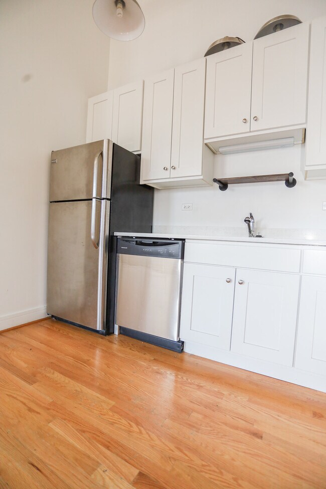 Foto del edificio - 4801 N Ravenswood Ave