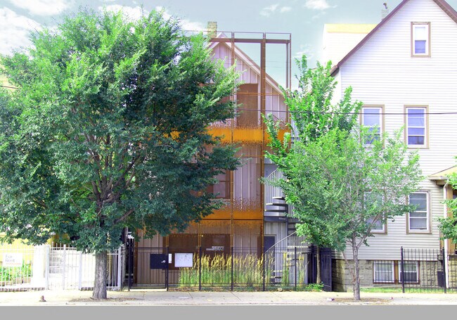 Building Photo - 2502 N Western Ave