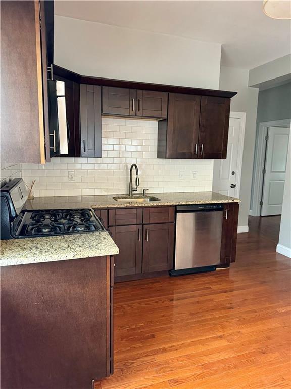 Building Photo - 255 Waterman St