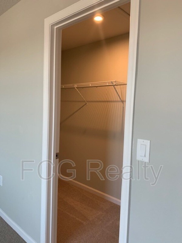 Building Photo - 6013 Blue Lily Wy