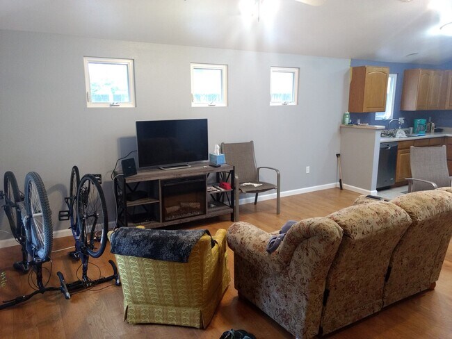 Foto del edificio - COZY 3 Bed 2 Bath Ranch Style Condo in Bou...