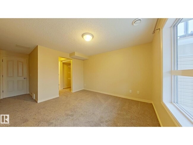 Building Photo - 3010 33 Ave NW
