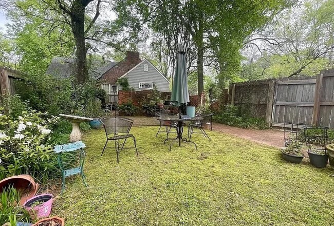 Foto del edificio - 433 Thorn Pl