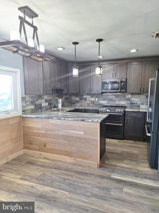 Foto principal - 285 Willow Dr