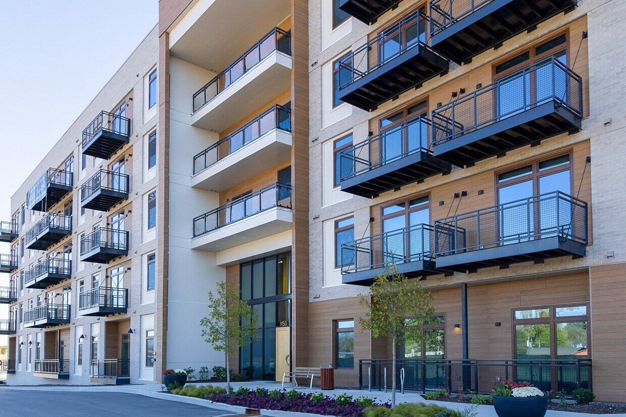 The Clover at Olive Crossing Apartments in Saint Louis, MO