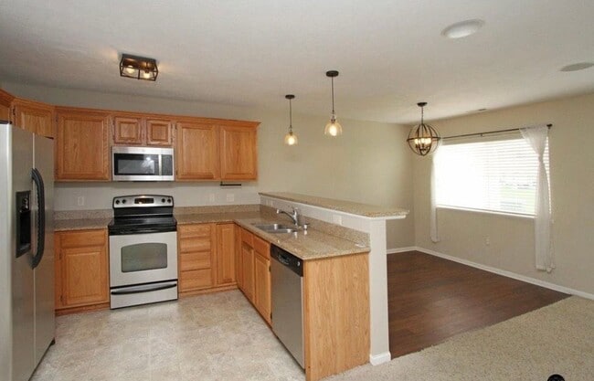 Building Photo - 6028 Glenbrook Ln
