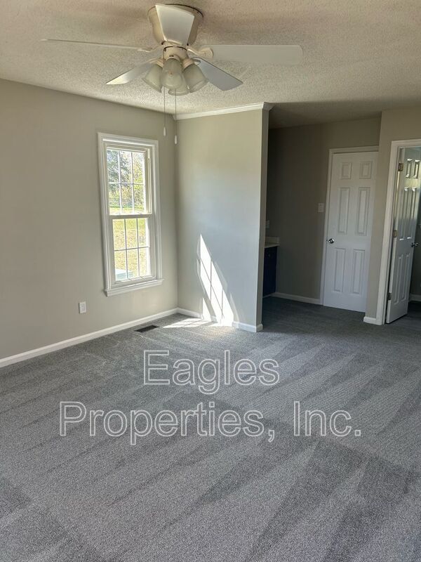 Building Photo - 129 Kelly Ct