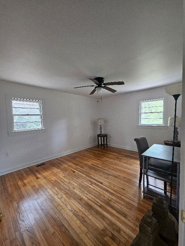 Foto del edificio - 300 N Fairview Ave