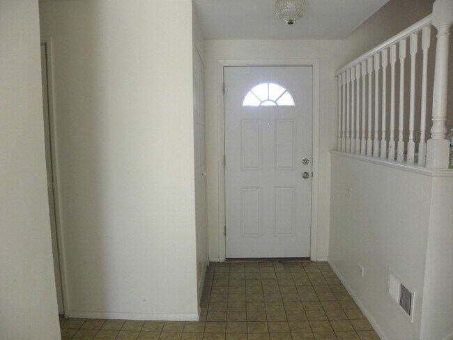 Building Photo - 1553 Texas St