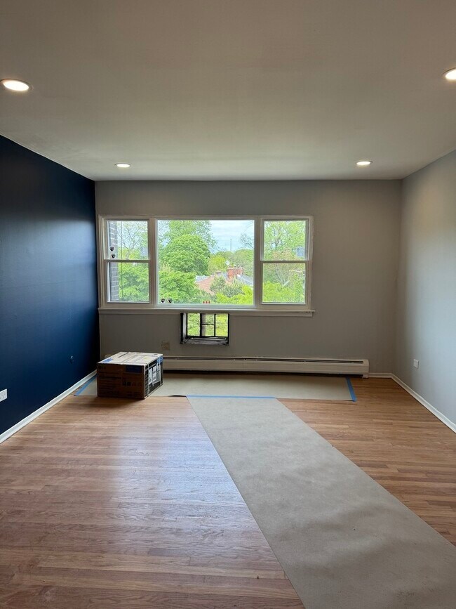 Foto del edificio - 7854 S South Shore Dr