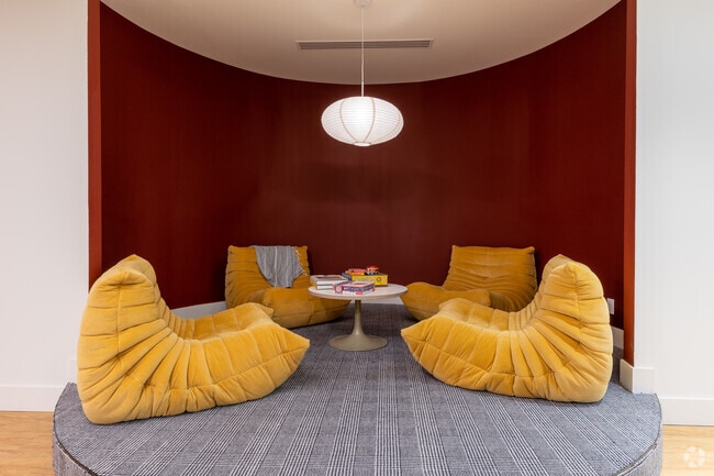 Lounge Area - Forum Flats