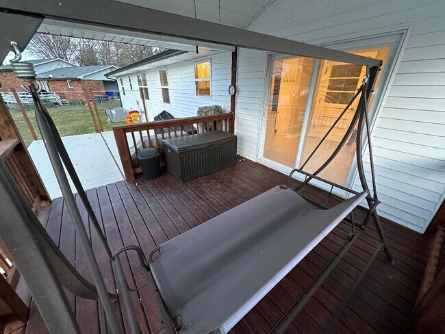 Porche trasero cubierto - 4737 E Circle Dr NW