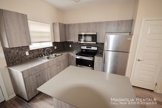 Building Photo - 3 bedroom in Alton TX 78573