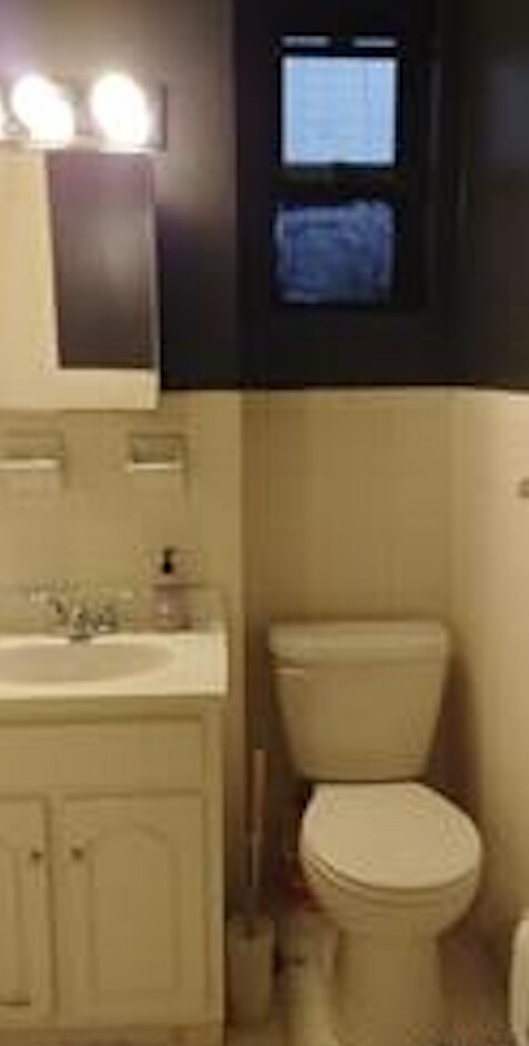 bathroom - 397 Flatbush Ave