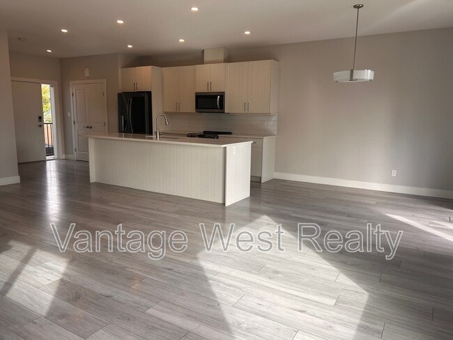 Photo du bâtiment - 3727 Inverness Rd