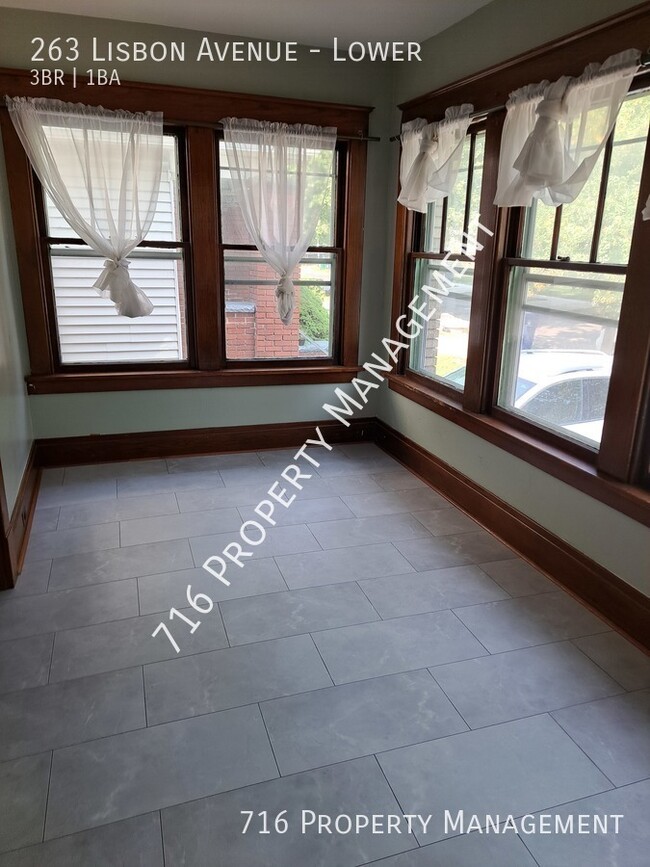 Foto del edificio - Spacious 3 bedroom apartment available now!