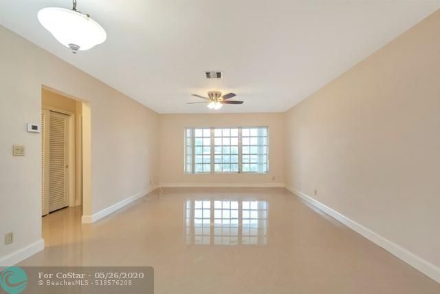 Building Photo - 1049 NW 30th Ct