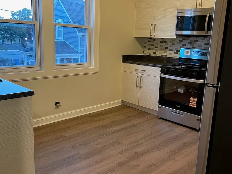 Foto principal - 1022 N Menard Ave