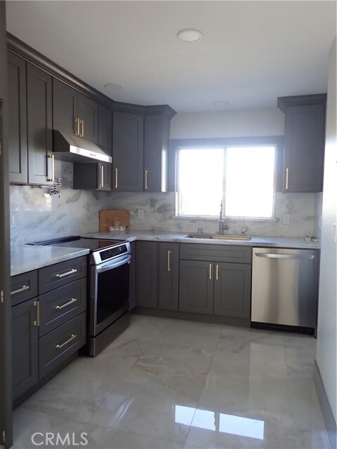 Foto del edificio - 16561 Monroe Ln