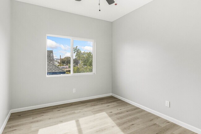 Foto del edificio - 2086 Kearney Ave