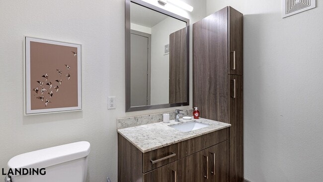 Building Photo - 101 S Center St