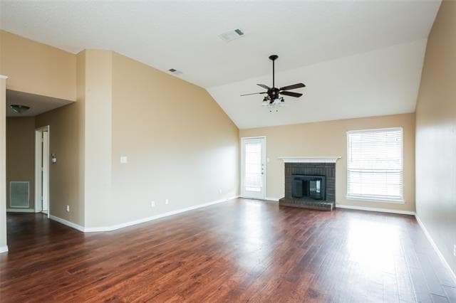Building Photo - 211 Meandering Way