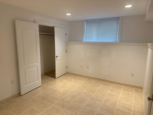Bedroom - 68 Sigourney St