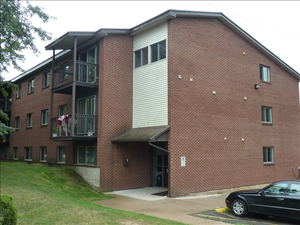Primary Photo - Riverdale Manor