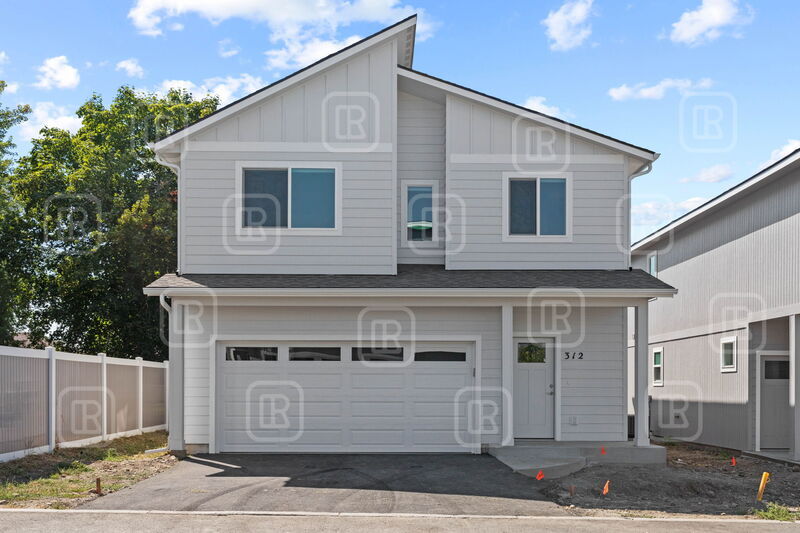 Foto principal - 312 Woodlawn Ln