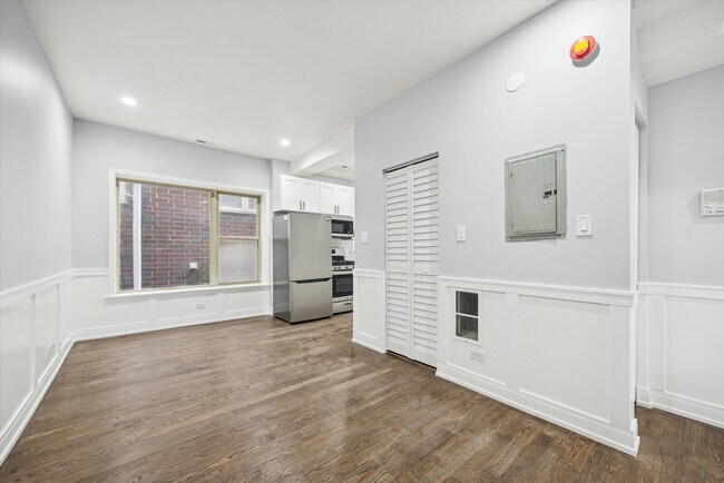 Foto del edificio - 4212 S King Dr