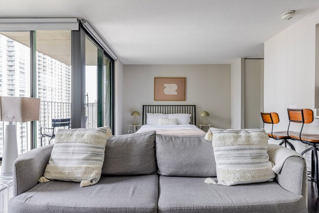 Foto del edificio - 77 W Huron St