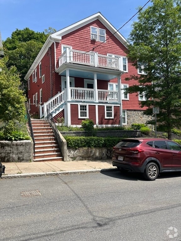 Building Photo - 198 Wachusett St