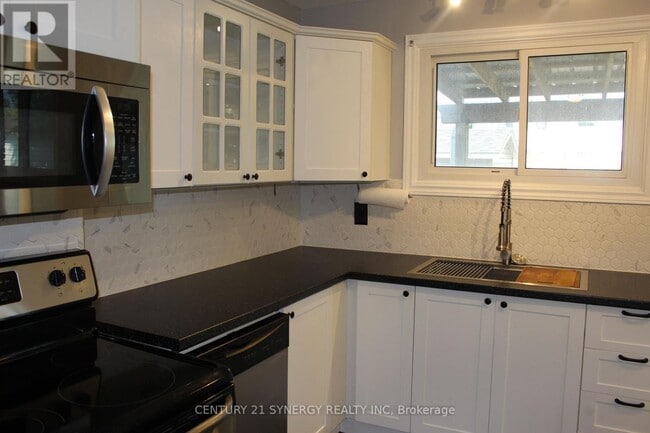 Building Photo - 241 Wilfred Crescent