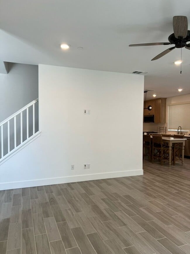 Building Photo - Beautiful Newer 3 Bedrooms 2.5 Baths Home with SOLAR!!!