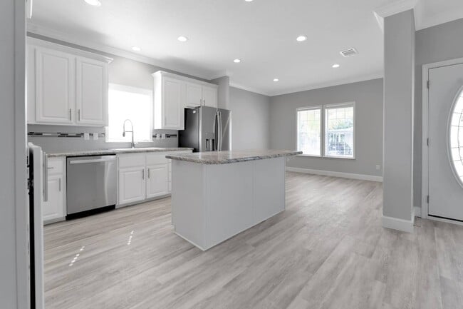 Building Photo - 3266 Walden Shores Blvd