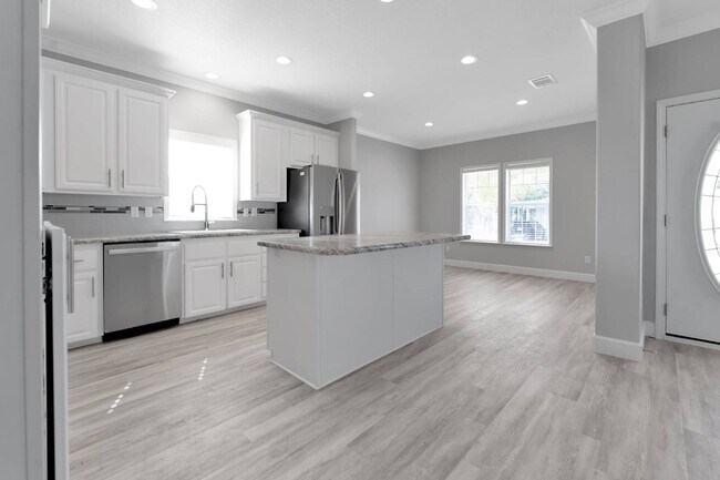 Foto del edificio - 3266 Walden Shores Blvd