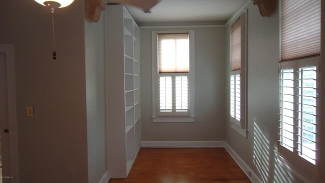Building Photo - 2034 Herschel St