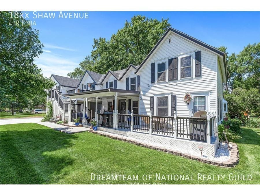 Rare Pet Friendly Home in Anoka Available House Rental in Anoka