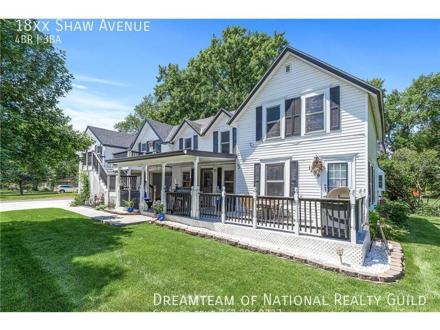 Rare Pet Friendly Home in Anoka Available House Rental in Anoka