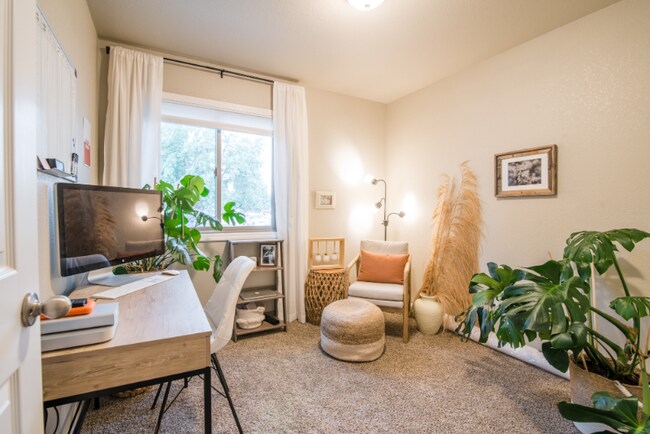 Foto del edificio - 631 Woodland Way