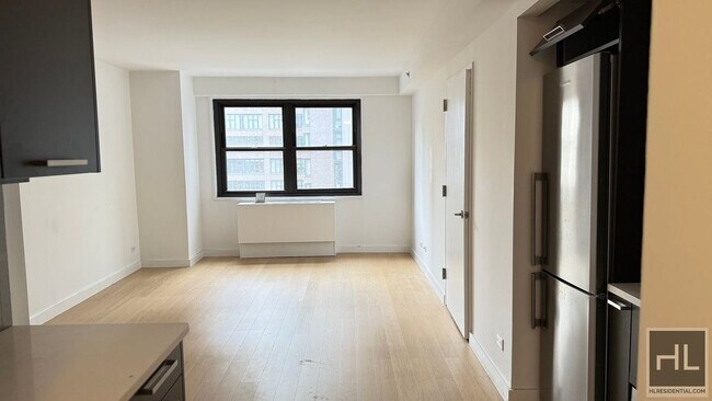 Building Photo - East 39th Street