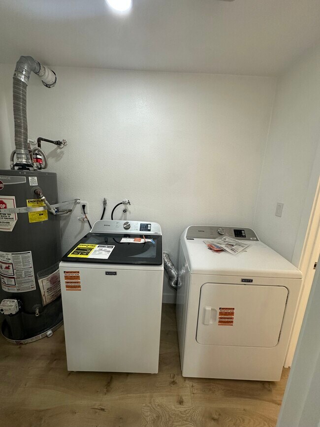 Building Photo - 6332 Santa Catarina Way